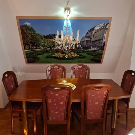 Apartment Golf Crystal Drop