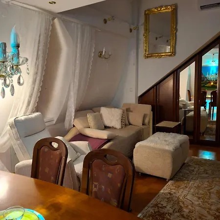 Golf Crystal Drop Apartment