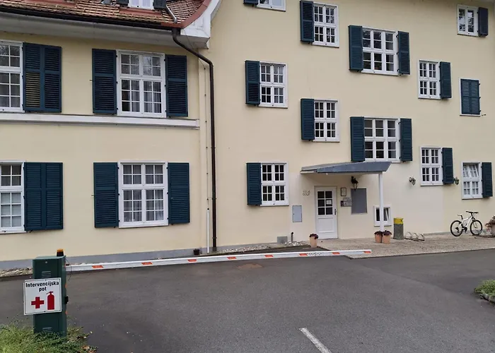 Golf Crystal Drop アパート ロガシュカ・スラティナ