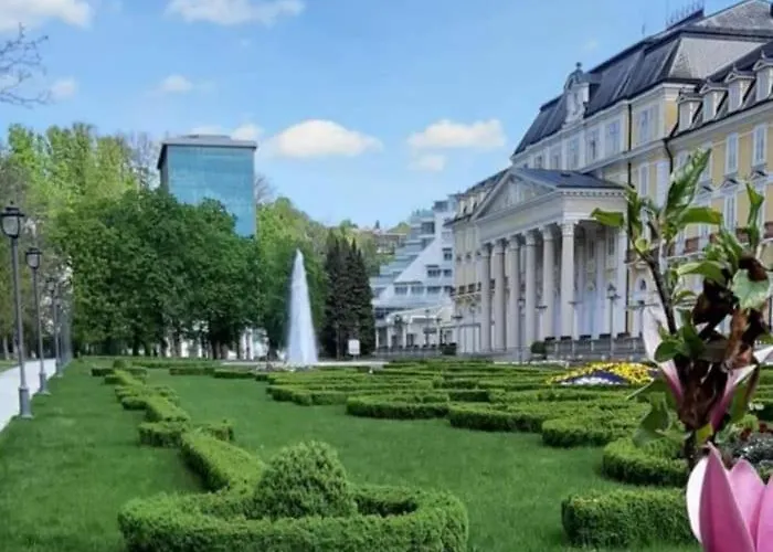 Golf Crystal Drop ロガシュカ・スラティナ